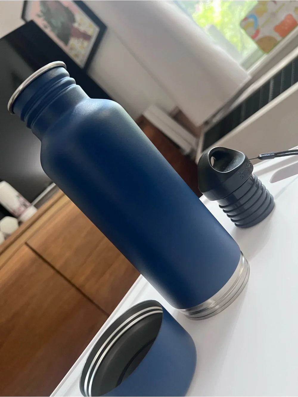 BottleKeeper Standard 2.0 in a sleek, matte powder-coated blue finish